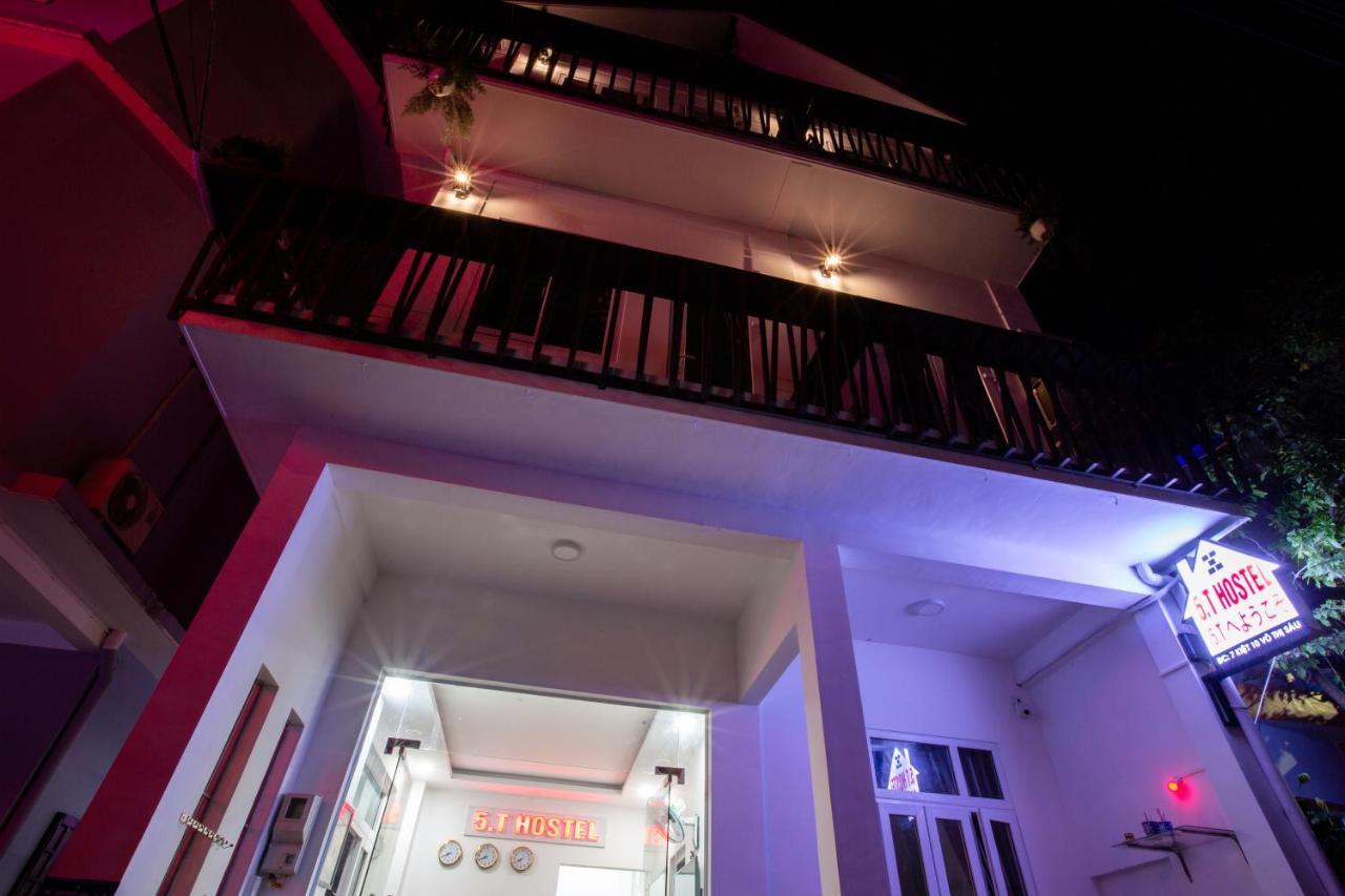 5.T Hostel Хюэ Экстерьер фото